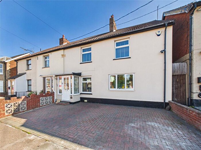 4 Bedroom End Of Terrace House For Sale In Maidstone Road, Felixstowe, Suffolk, IP11