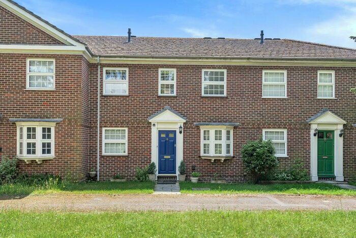 3 Bedroom Terraced House To Rent In Bath Road, Reading, RG1