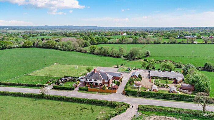 6 Bedroom Detached House For Sale In Higher Kinnerton, Chester, CH4