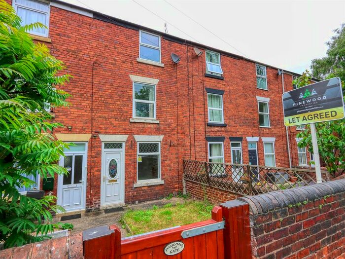 2 Bedroom Town House To Rent In Goyt Terrace, Factory Street, Brampton, Chesterfield, Derbyshire S40