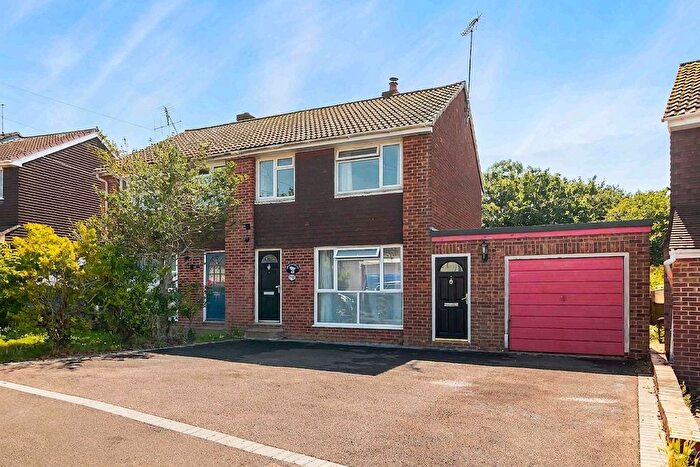3 Bedroom Semi Detached House For Sale In Manor End, Uckfield, TN22