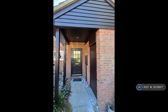 1 Bedroom Maisonette To Rent In Jessett Drive, Fleet, GU52