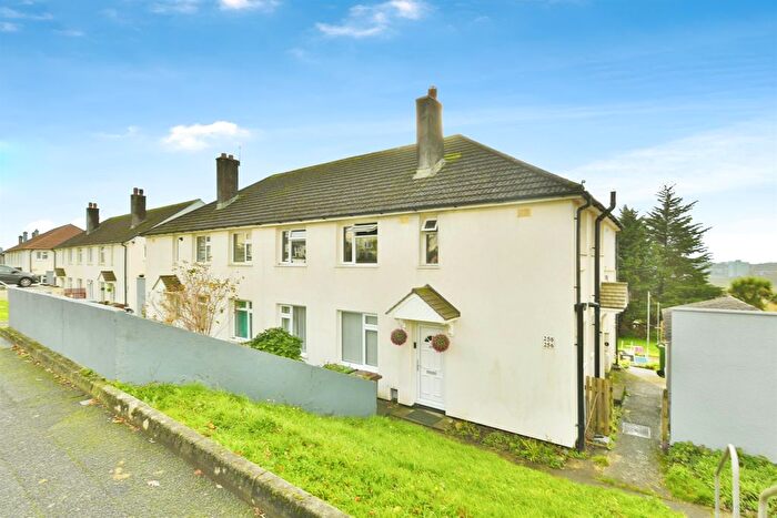 2 Bedroom Flat For Sale In Taunton Avenue, Plymouth, PL5