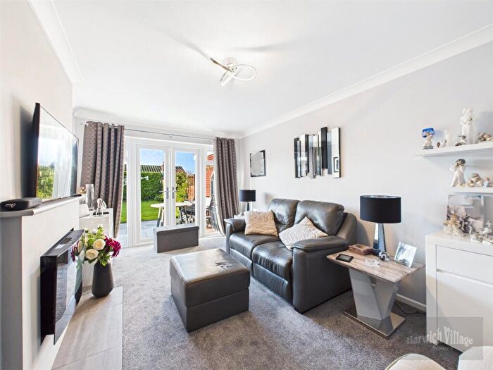 1 Bedroom Bungalow For Sale In Orchard Close, Great Oakley, Harwich, Essex, CO12