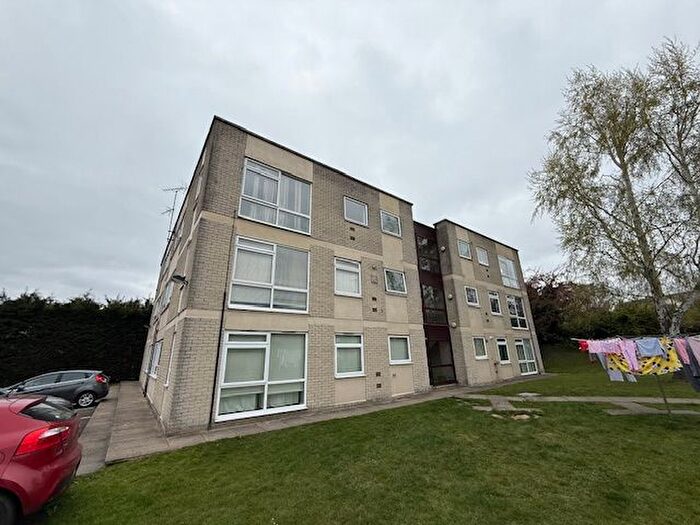 Studio To Rent In Wingletye Lane, Hornchurch, RM11