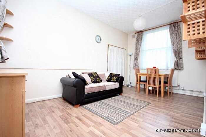 2 Bedroom Apartment To Rent In Foreshore, Deptford, SE8