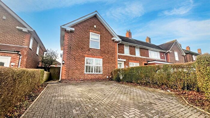 2 Bedroom End Of Terrace House For Sale In Brook Lane, Birmingham, B13