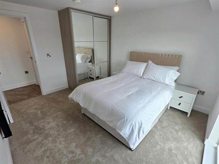 2 Bedroom Apartment To Rent In Chapmans Yard, Upper Gough Street, Birmingham, B1