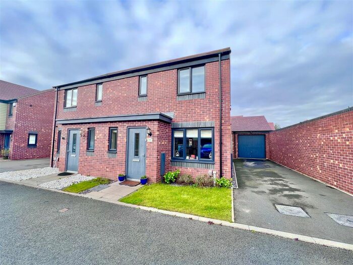 3 Bedroom Semi-Detached House To Rent In Strawberry Moor, Lawley, Telford, TF3