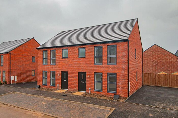 3 Bedroom Semi-Detached House To Rent In Martin Avenue, Glebe Farm, MK17