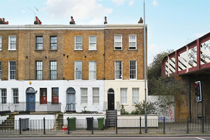 1 Bedroom Apartment To Rent In Commercial Road, London, E14