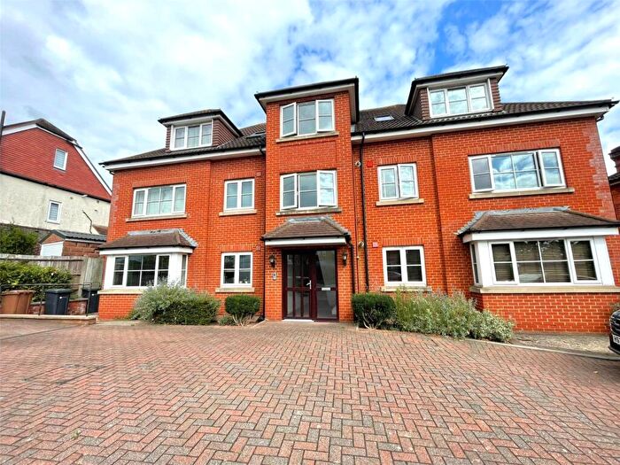 1 Bedroom Apartment To Rent In Worplesdon Court, Worplesdon Road, Guildford, Surrey, GU2