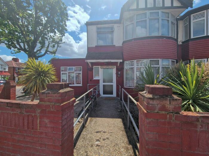 4 Bedroom Semi-Detached House To Rent In Lancelot Crescent, Wembley, HA0