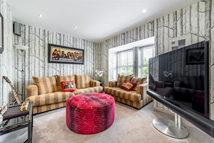 5 Bedroom Detached House For Sale In Kipley Close, Moorfields, NE12