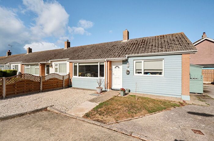 1 Bedroom Terraced Bungalow For Sale In Turner Way, Selsey, PO20