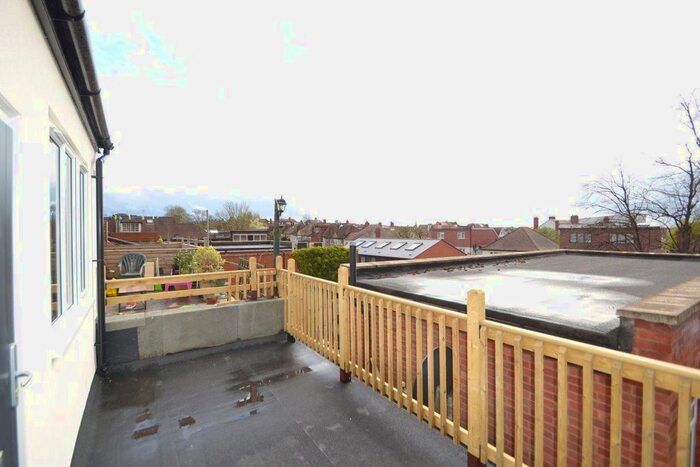 2 Bedroom Flat To Rent In Finchley Road, London, NW11