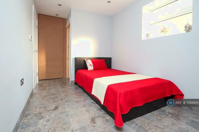 Studio To Rent In Leamington Crescent, Harrow, HA2