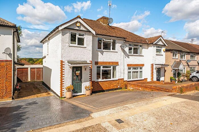 3 Bedroom Semi Detached House For Sale In Heathfield Rise, Ruislip, HA4