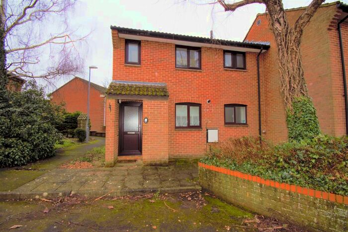 1 Bedroom Flat To Rent In Ramsbury Close, Blandford Forum, DT11