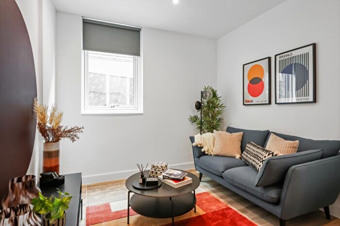 1 Bedroom Flat To Rent In Mercer West Madison East, LS2