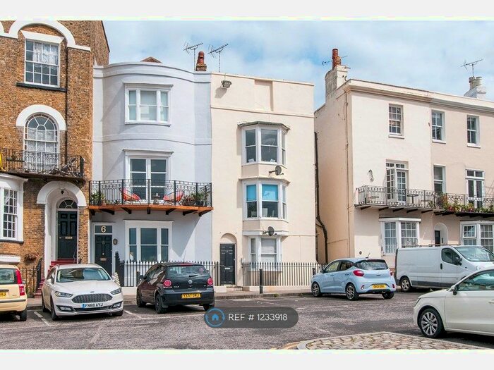 2 Bedroom Flat To Rent In Albert Terrace, Margate CT9