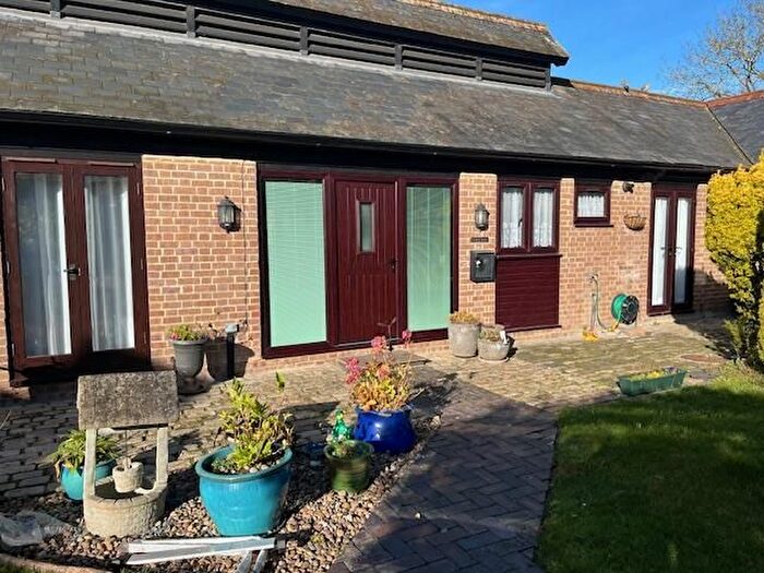 2 Bedroom Barn Conversion For Sale In West Leith, Tring, HP23