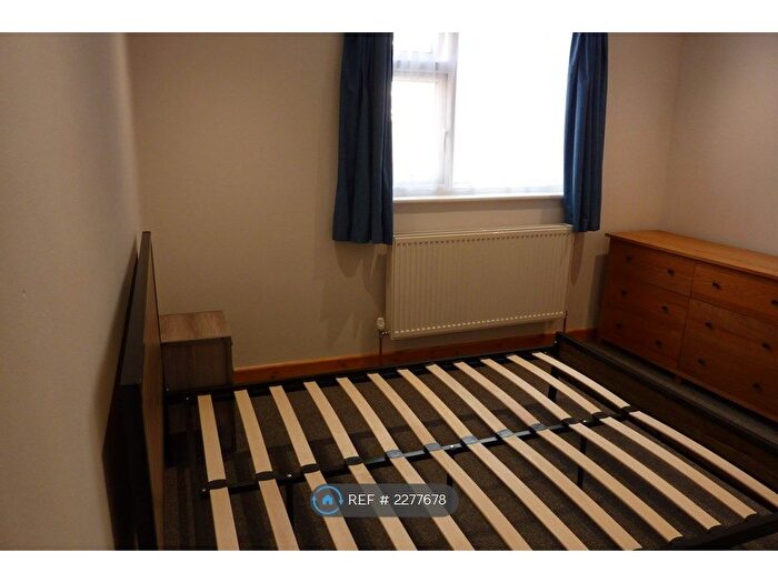 1 Bedroom Flat To Rent In Rushford Court, Manchester, M19