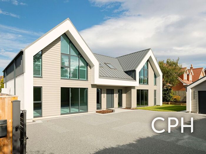 4 Bedroom Detached House For Sale In A Scalby Road, Scarborough, YO12