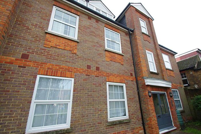 1 Bedroom Flat To Rent In Malborough Road, Watford, WD18