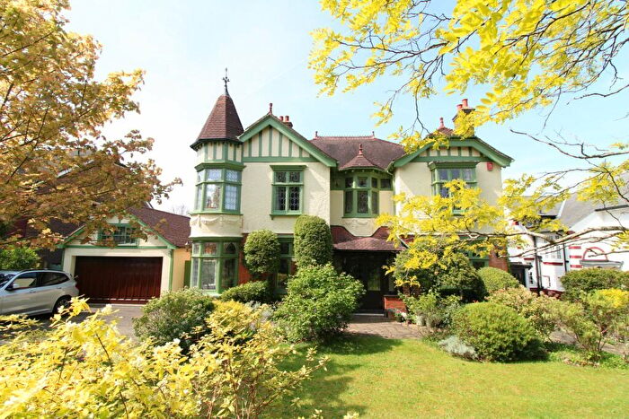 5 Bedroom Detached House For Sale In Durham Avenue, Bromley, BR2