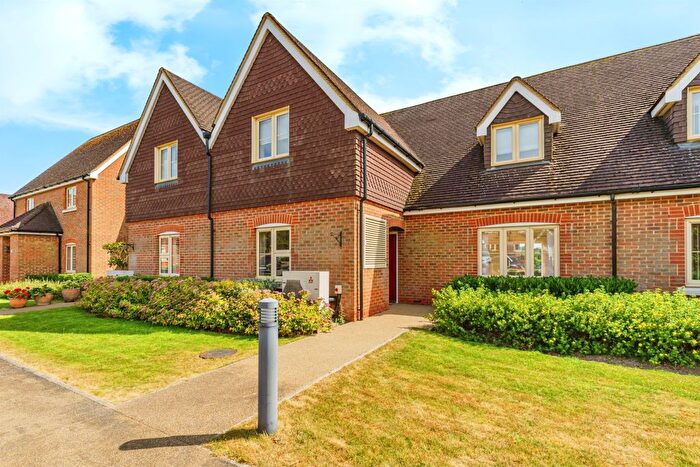 3 Bedroom Property For Sale In Poplar Court, Faygate, Horsham, RH12