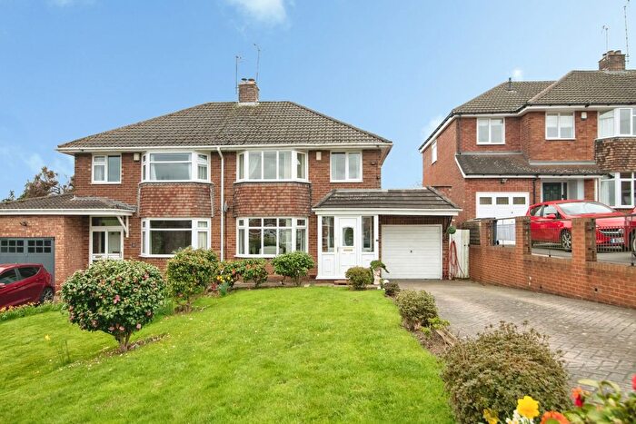 3 Bedroom Semi Detached House For Sale In Lavinia Road, Halesowen, West Midlands, B62
