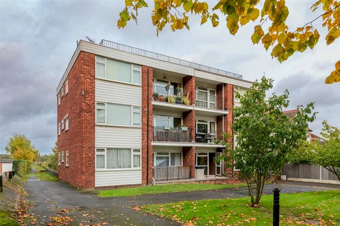 2 Bedroom Flat To Rent In Castle Avenue, London, E4