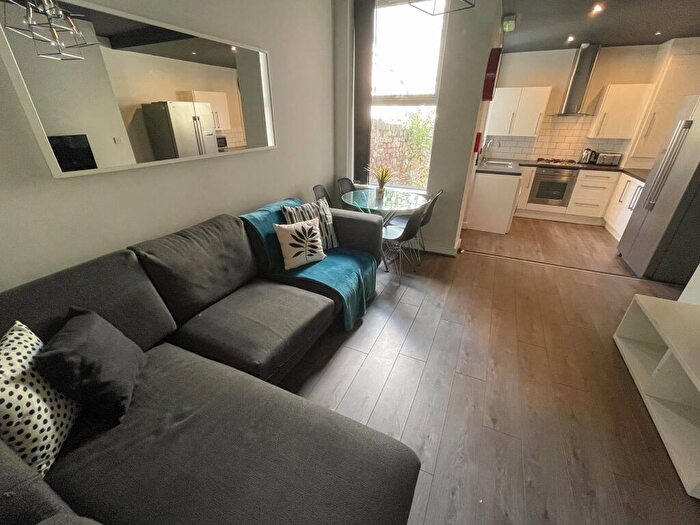 5 Bedroom Terraced House To Rent In Adelaide Road, L7