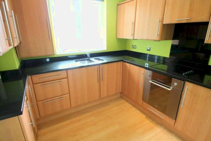 2 Bedroom Flat To Rent In Widmore Road, Bromley, BR1