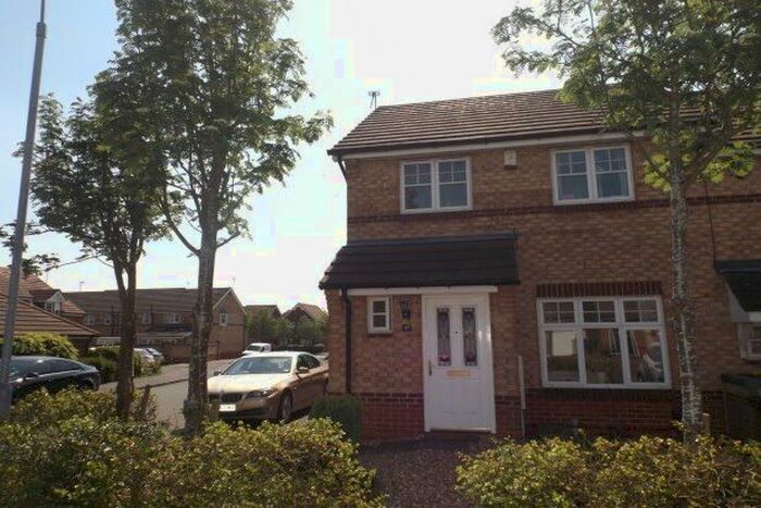 3 Bedroom Property To Rent In Versailles Gardens, Nottingham, NG15