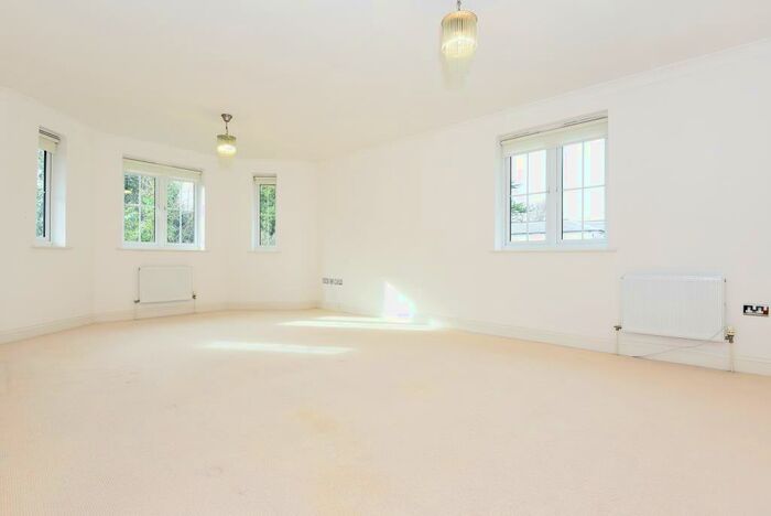 2 Bedroom Apartment To Rent In Sunningdale, Berkshire, SL5