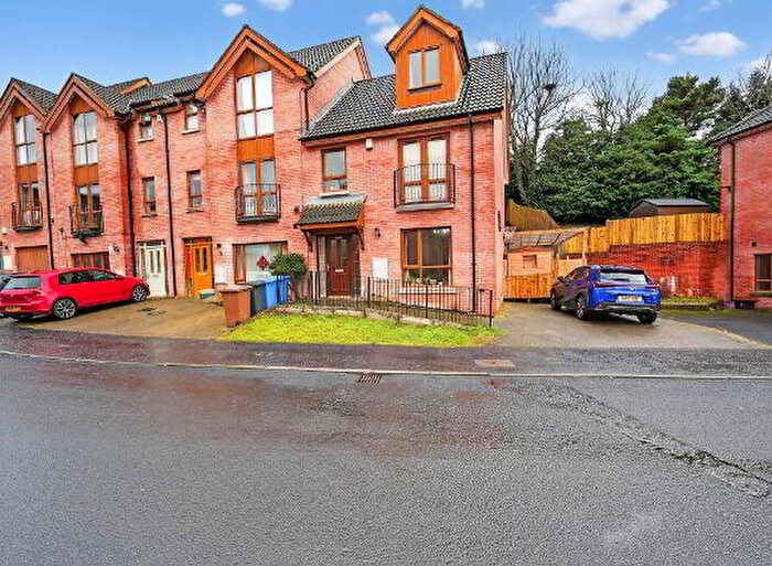 4 Bedroom End TownHouse For Sale In Annadale Square, Belfast, BT7