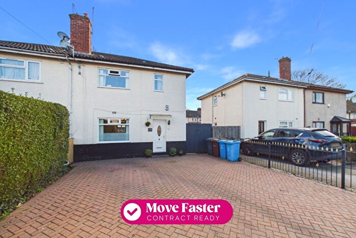4 Bedroom Semi-detached House For Sale In Elloughton Grove, Hull, HU6