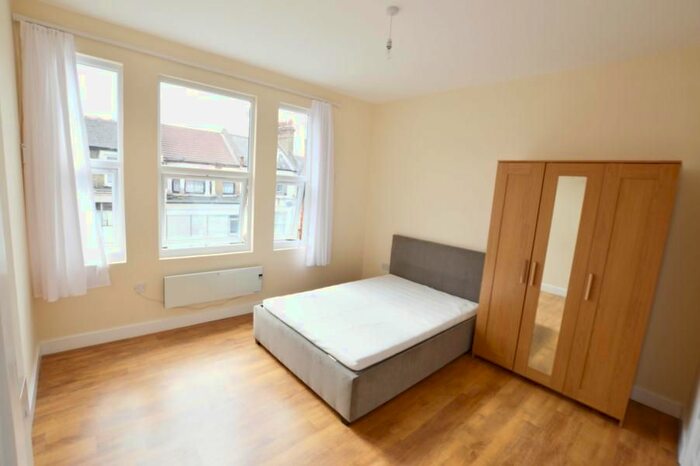 Studio To Rent In Forest Road, Chingford Road, E17