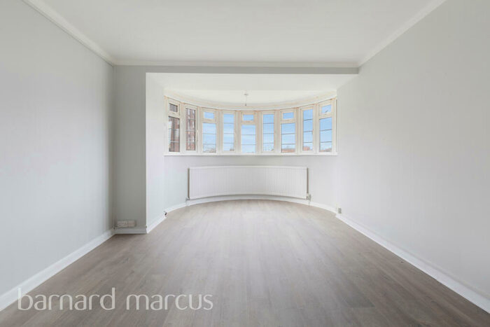 3 Bedroom Flat To Rent In Glenbuck Road, Surbiton, KT6