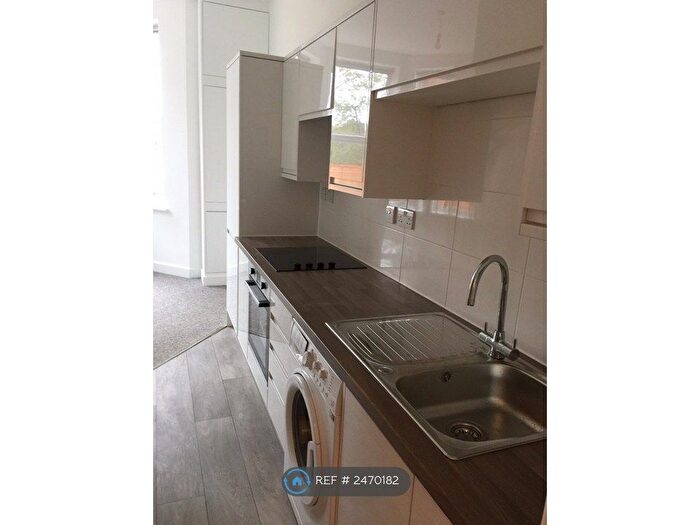 1 Bedroom Flat To Rent In Tregonwell Road, Bournemouth, BH2