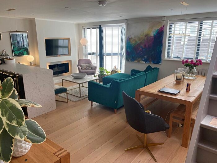 1 Bedroom Flat To Rent In Brighton Square, Brighton, East Sussex, BN1