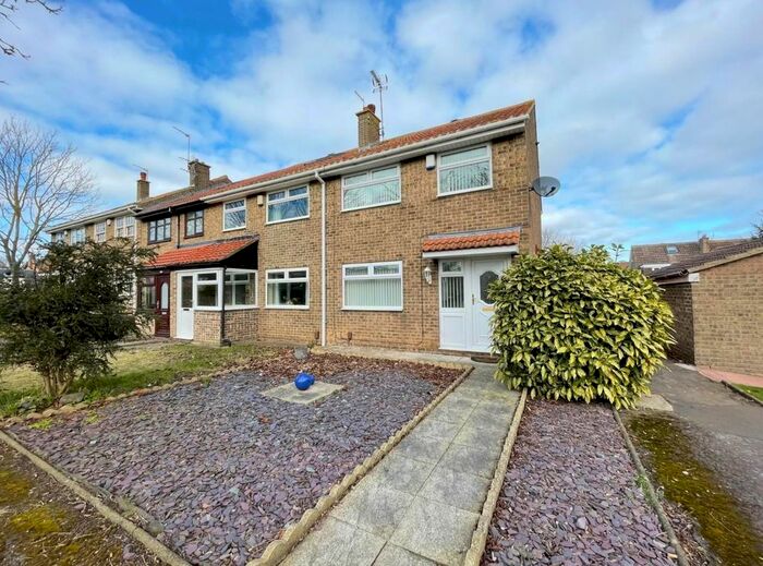3 Bedroom End Of Terrace House To Rent In Milbank Close, Hart, Hartlepool, TS27