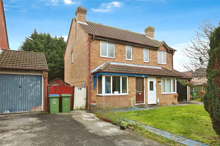 2 Bedroom Semi Detached House For Sale In Chartwell Close, Fareham, Hampshire, PO14