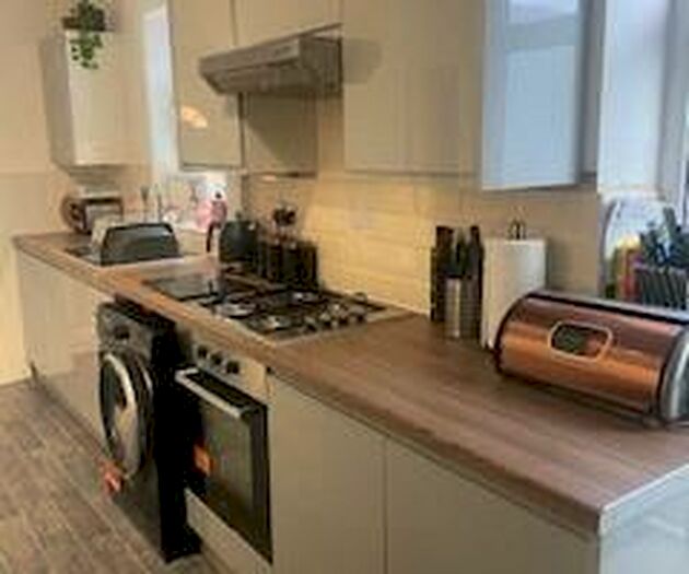 3 Bedroom Semi-Detached House To Rent In Kentmere Crescent, Leeds, West Yorkshire, LS14