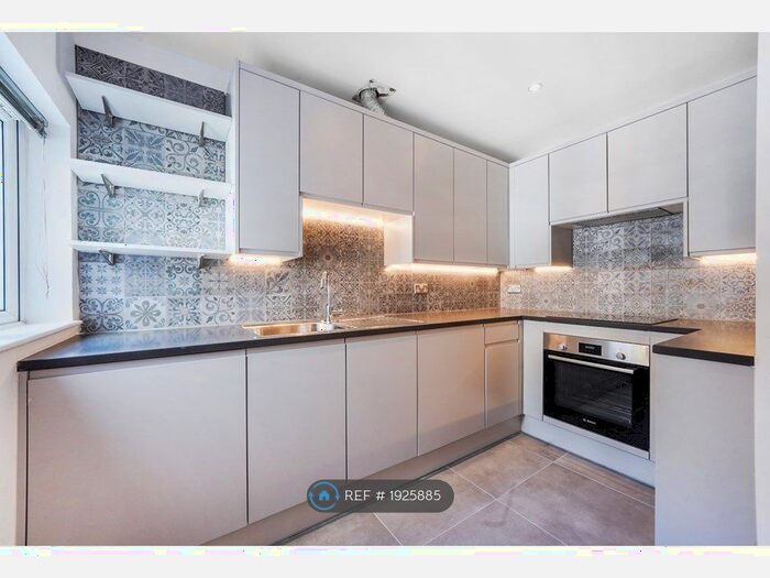 2 Bedroom Flat To Rent In Garrick House, London, WC2N