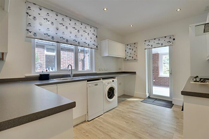 2 Bedroom Bungalow For Sale In South Road, Drayton, Portsmouth, PO6