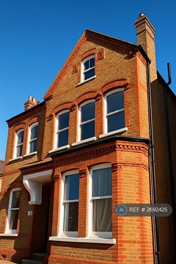 1 Bedroom Flat To Rent In Hendrick Avenue, London, SW12