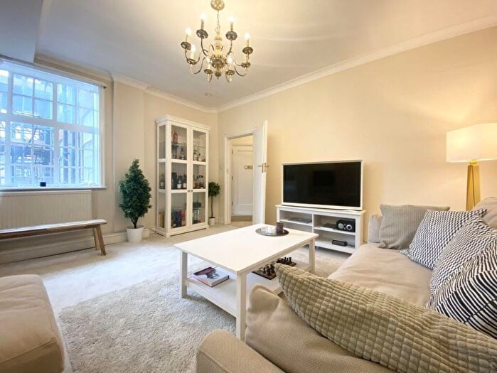2 Bedroom Flat To Rent In Weymouth Street, London, W1W